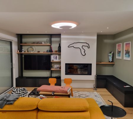 agencement d'un salon avec meuble tv et canapé