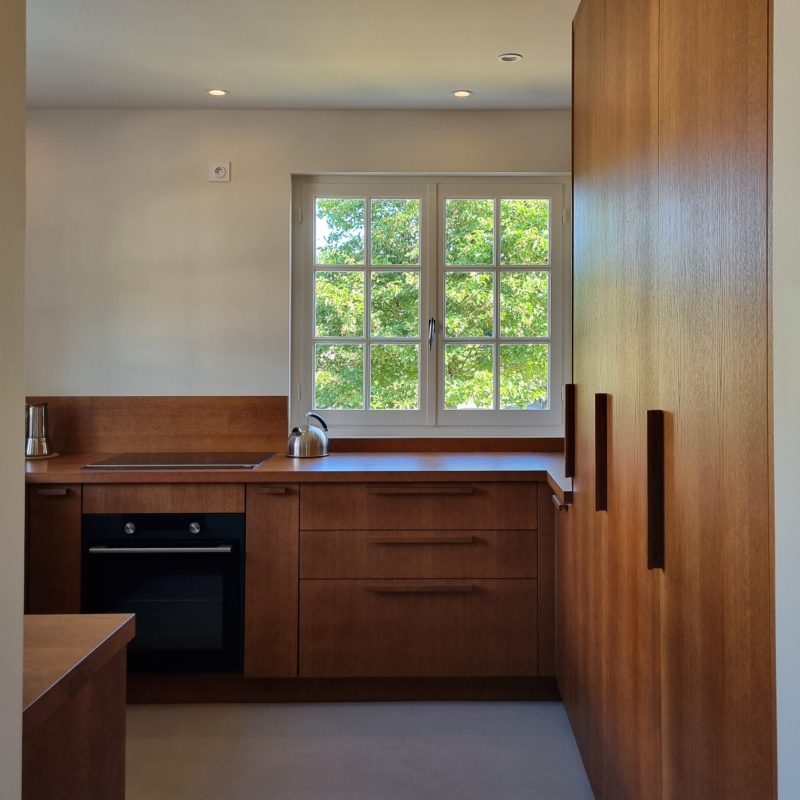 Photo de cuisine sobre en bois