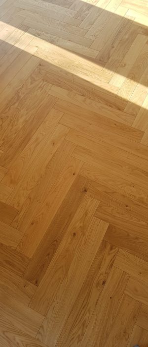une pose en chevrons pour le parquet