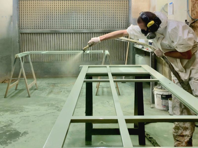 Vue de l atelier de peinture Etienne